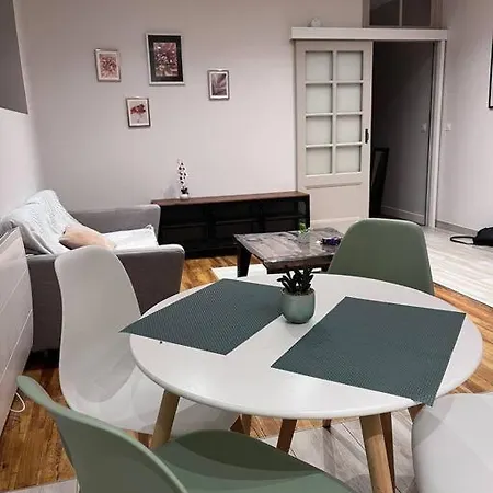 Apartment Proche Gare, Cosy, Courte Et Moyenne Duree
